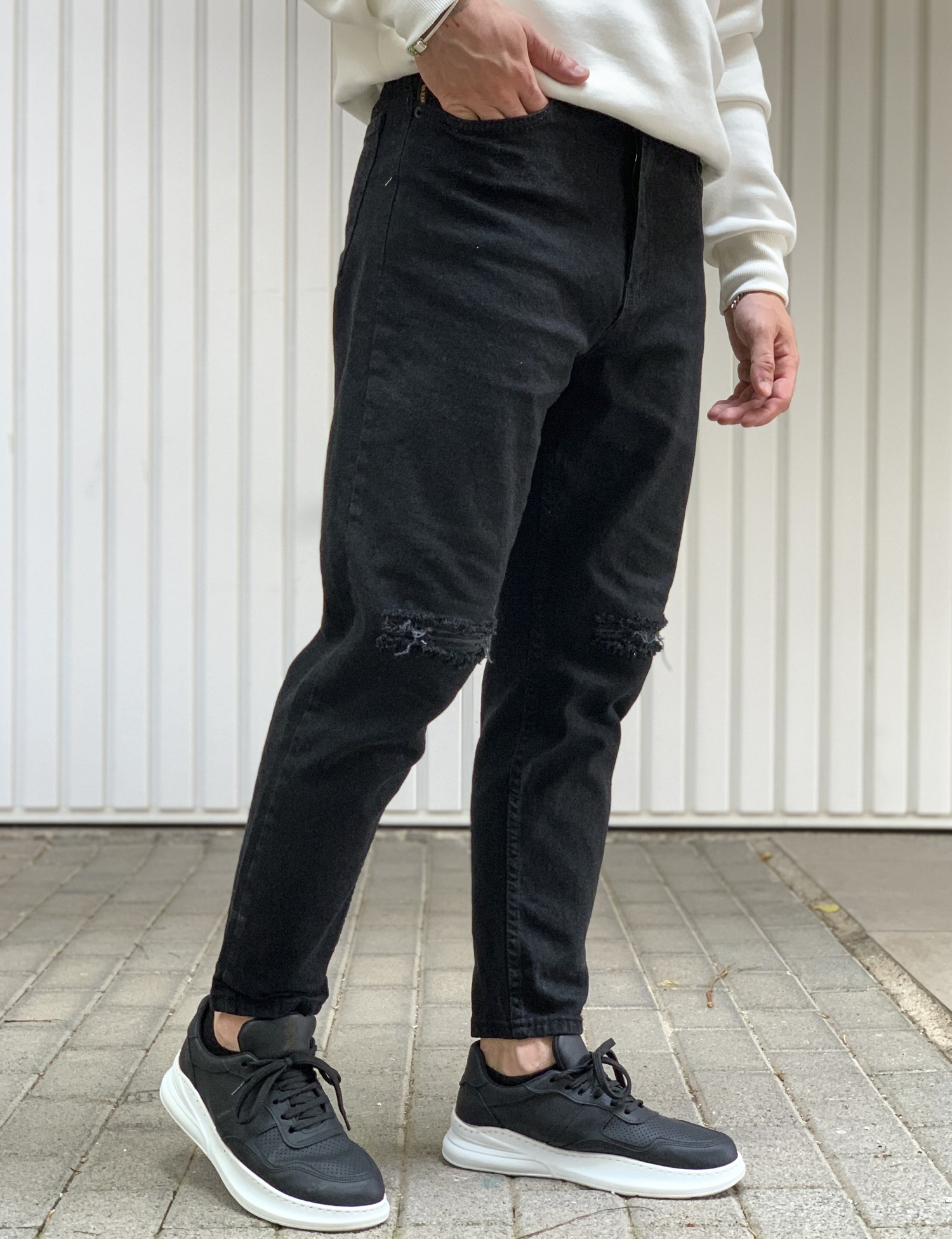 Ανδρικό μαύρο loose τζιν με σκίσιμο ελαστικό πεντάτσεπο με φερμουάρ 8426 φωτογραφία